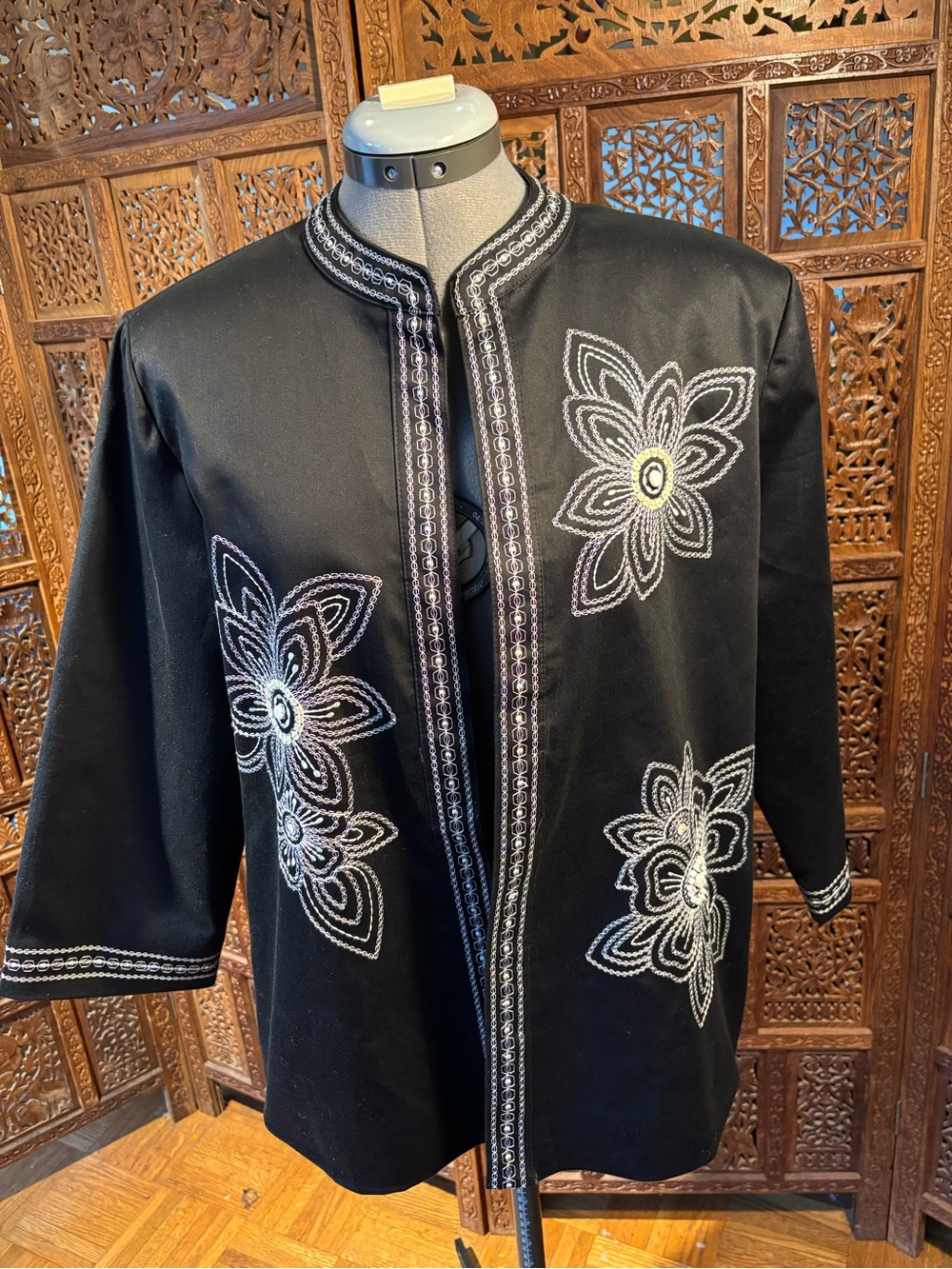 Alfred Dunner Black Embroidered Floral Tunic Jacket